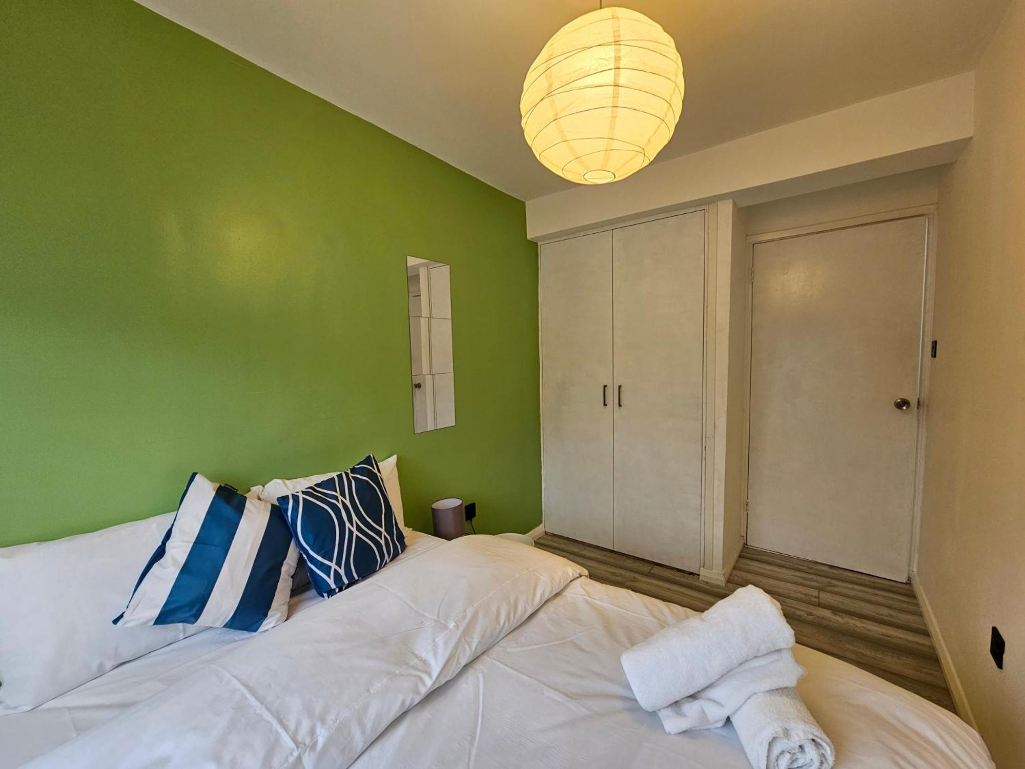 London Mile End Rooms Exteriör bild