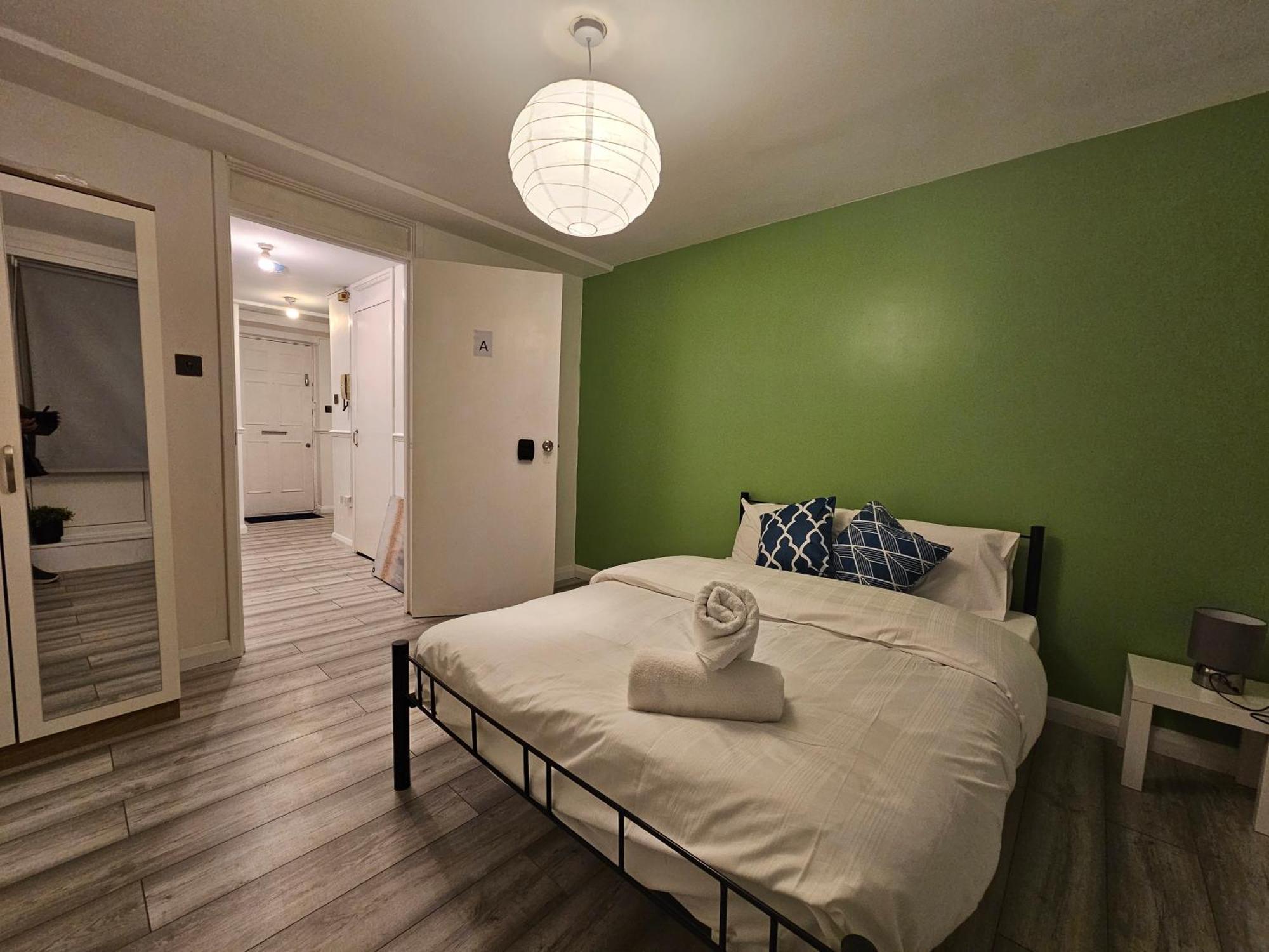 London Mile End Rooms Exteriör bild
