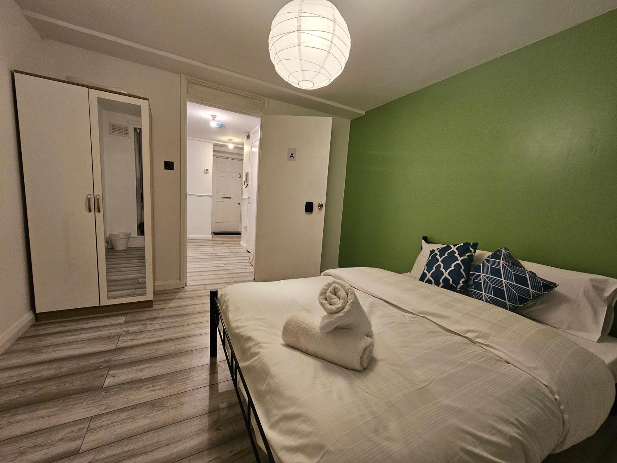 London Mile End Rooms Exteriör bild
